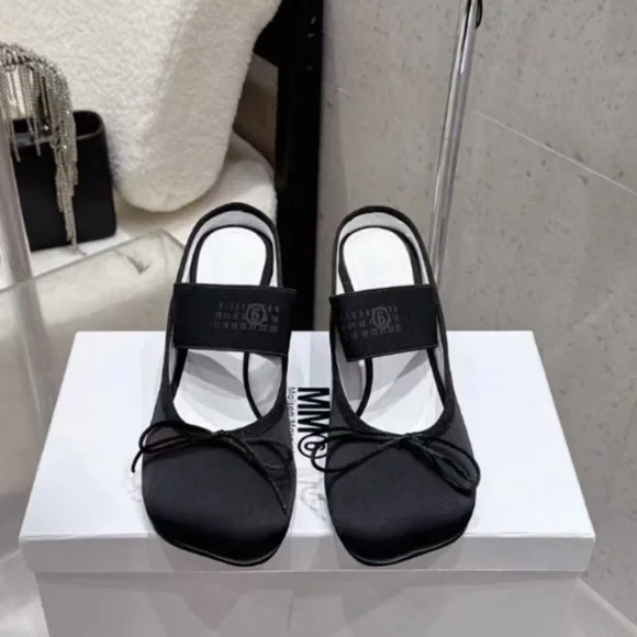 MM6 Maison Martin Margiela Black Mary Jane Block Heel Mules with Bow - Picture 3 of 9